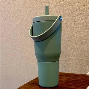 Brumate Resa 35 ounces Water Bottle